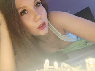 Alter: 35 / Widder - Alter: 168 / schlank - Geschlecht: weiblich - Ausrichtung: heterosexuell - Haare: brünett / mittellang - Piercing: keins - bewebmaster-Alter: B - Hautfarbe: weiss - Augen: braun - Rasur: nicht rasiert